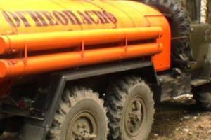 Легально заборонено, нелегально дозволено: кримські перекупники диктують ціни на бензин