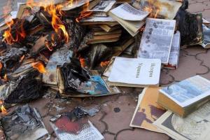 На Херсонщине оккупанты разгромили библиотеки: украинских книг нет