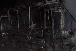 На Сумщині російський безпілотник влучив у пасажирський мікроавтобус: п’ятеро постраждалих На Сумщині російський безпілотник влучив у пасажирський мікроавтобус: