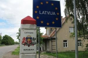 Латвія депортує понад 800 громадян Росії