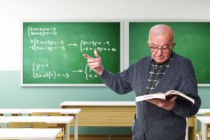 Окупаційна "влада ЛНР" готує законопроєкт про надання пільг на ЖКП та компенсації на паливо для педагогів-пенсіонерів, які живуть у селі Пільги освітянам в окупації