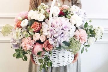 доставка квітів Flowers De Lux