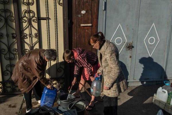 Жизнь Луганска во время войны Жизнь Луганска во время войны