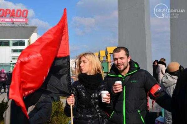 Мариупольцы выступили за единство Украины и против фейковых выборов Мариупольцы выступили за единство Украины и против фейковых выборов