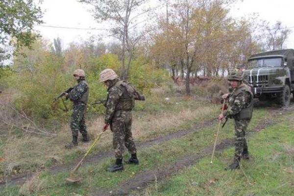 Военные саперы в зоне АТО спасают жизни и восстанавливают города Военные саперы в зоне АТО спасают жизни и восстанавливают города