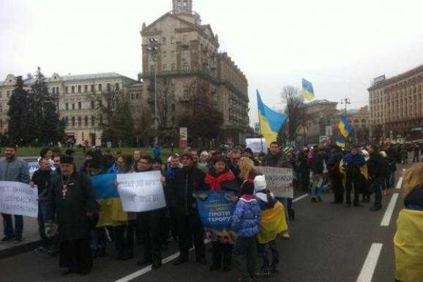 Мариупольцы выступили за единство Украины и против фейковых выборов Мариупольцы выступили за единство Украины и против фейковых выборов