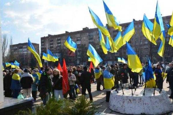 Мариупольцы выступили за единство Украины и против фейковых выборов Мариупольцы выступили за единство Украины и против фейковых выборов