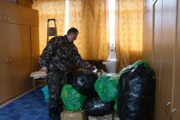 Бойцы ВСУ привезли подарки детям в Центр социально-психологической реабилитации г.Славянска Бойцы ВСУ привезли подарки детям в Центр социально-психологической реабилитации г.Славянска