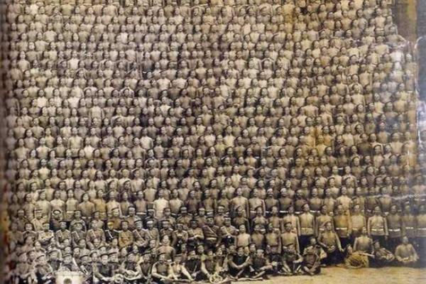 Самый большой фотоаппарат в мире Самый большой фотоаппарат в мире