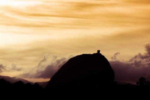 Самый большой камень в мире Самый большой камень в мире