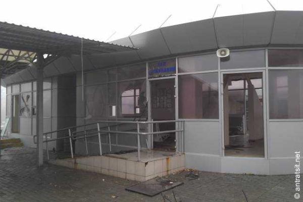 Донецк: автовокзал "Западный" разрушают обстрелы и мародеры