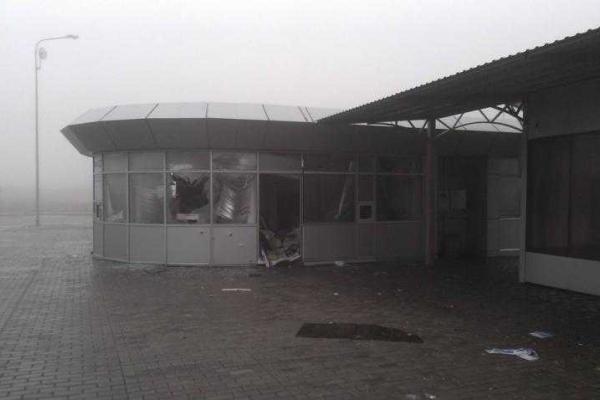 Донецк: автовокзал "Западный" разрушают обстрелы и мародеры