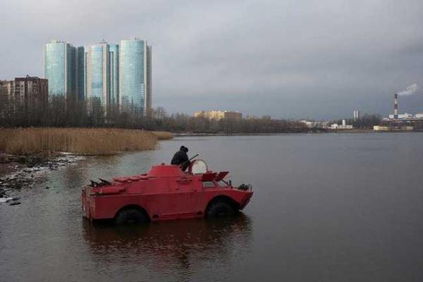 По Питеру в новом году будет курсировать необычное такси  По Питеру в новом году будет курсировать необычное такси