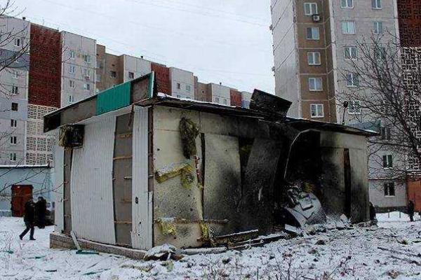 Донецк приходит в себя после ночного обстрела Донецк приходит в себя после ночного обстрела