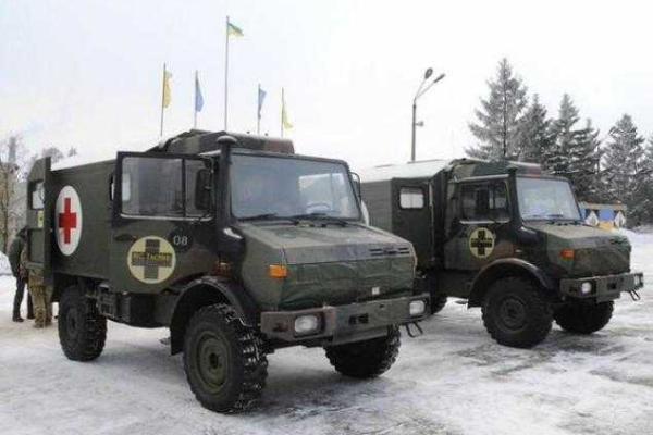 Медицинские авто передали спецназовцам ВСУ волонтеры