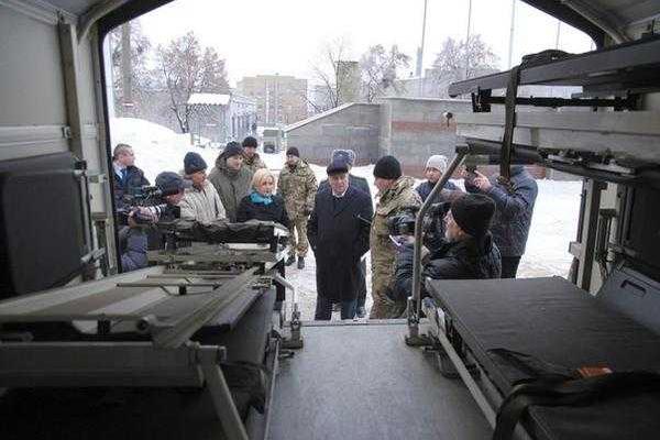 Медицинские авто передали спецназовцам ВСУ волонтеры