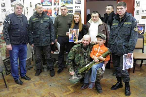 В рамках акции "Защити и вернись!" стартовала выставка патриотических плакатов