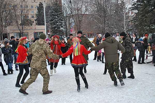 День Вооруженных сил Украины весело отметили в Славянске День Вооруженных сил Украины весело отметили в Славянске