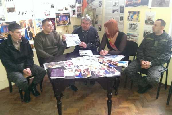 В рамках акции "Защити и вернись!" стартовала выставка патриотических плакатов