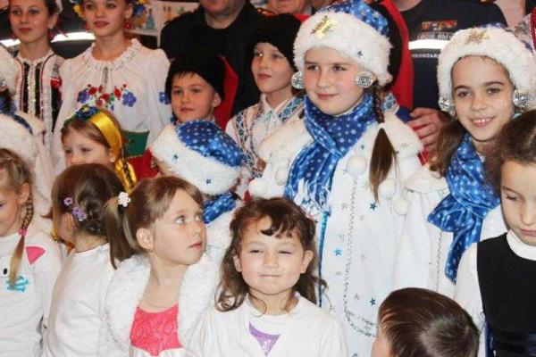 Киевские спасатели побывали в гостях у детей-переселенцев Киевские спасатели побывали в гостях у детей-переселенцев