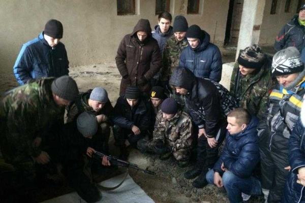 В Ровно провели выучку "Правого Сектора"