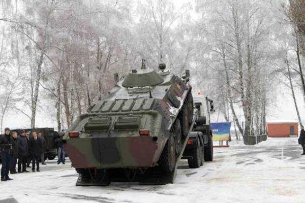 Техника с автоматическими погрузчиками пополнила парк Нацгвардии Техника с автоматическими погрузчиками пополнила парк Нацгвардии