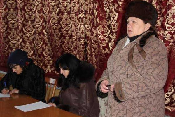 Жители села на Житомирщине требут наказать подростка, убившего пенсионерку Жители села на Житомирщине требут наказать подростка, убившего пенсионерку