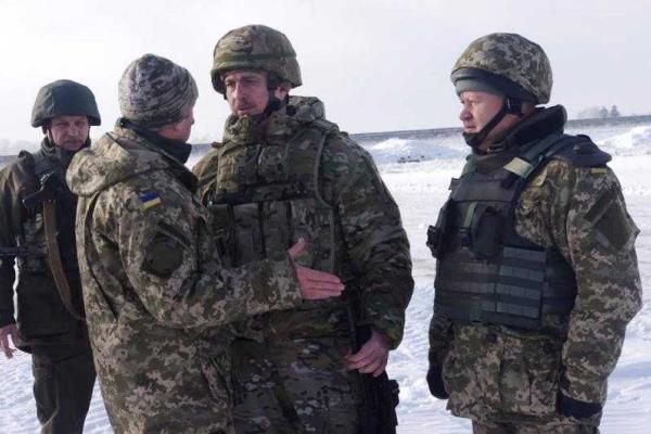 Генерал-полковник Михаил Коваль посетил защитников Мариуполя Генерал-полковник Михаил Коваль посетил защитников Мариуполя