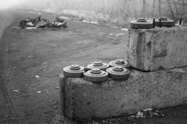 Саперы ВСУ уничтожают взрывоопасные предметы на освобожденных территориях Саперы ВСУ уничтожают взрывоопасные предметы на освобожденных территориях