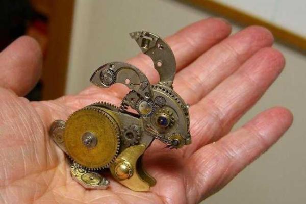 Американская художница дает новую жизнь старым часам