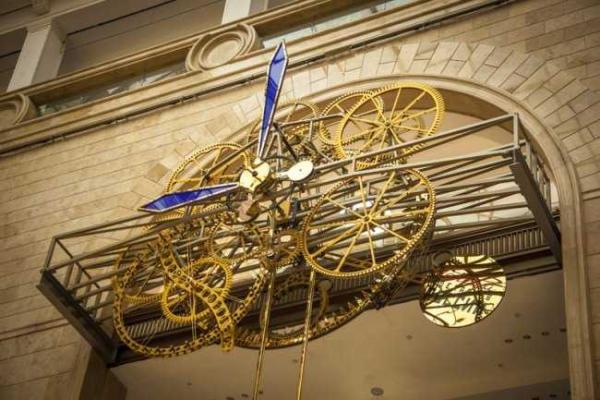 В России установлен самый большой часовой механизм в мире В России установлен самый большой часовой механизм в мире