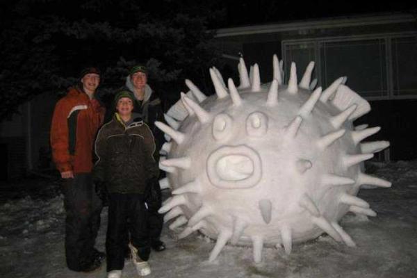 Гигантские снежные скульптуры братьев-самоучек Гигантские снежные скульптуры братьев-самоучек