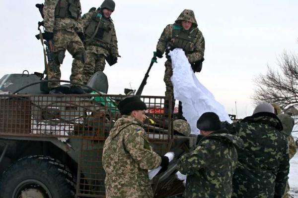 Минобороны: Волонтеры передали более полторы тонны гуманитарной помощи украинским бойцам Минобороны: Волонтеры передали более полторы тонны гуманитарной помощи украинским бойцам