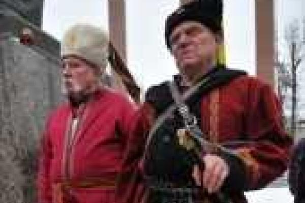 Львовские националисты прошли маршем в честь Степана Бандеры