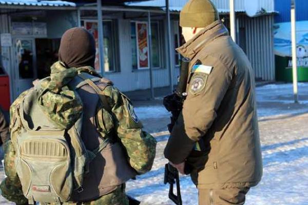 На Донетчине несут службу бойцы спецназа "Сокол" На Донетчине несут службу бойцы спецназа "Сокол"