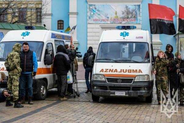 Польские волонтеры внесли свою лепту в спасение жизней бойцов полка "Азов"