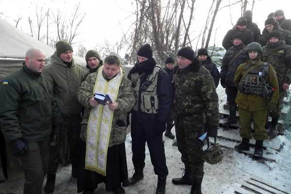 Нацгвардейцы под Мариуполем отметили Рождество на боевых позициях Нацгвардейцы под Мариуполем отметили Рождество на боевых позициях