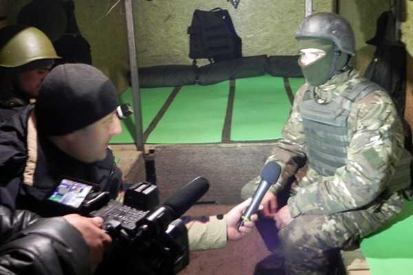 На передовой бойцам родной дом заменяют обустроенные собственными руками блиндажи На передовой бойцам родной дом заменяют обустроенные собственными руками блиндажи