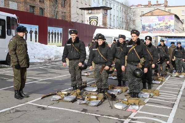 Курсанты НА НГУ продолжают стажировку в воинских частях