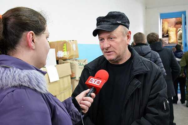 Волонтеры доставили помощь бойцам АТО и детям Артемовска Волонтеры доставили помощь бойцам АТО и детям Артемовска