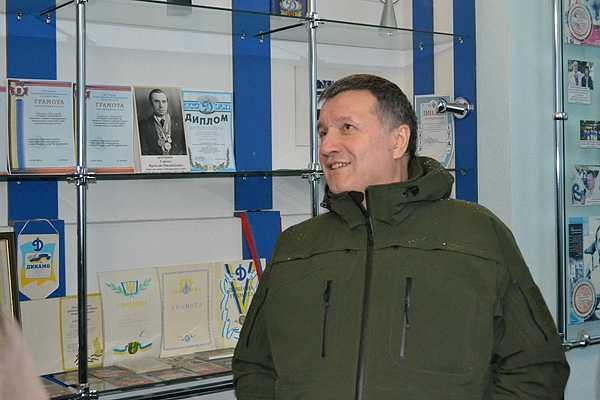 Министр МВД посетил части Нацгвардии, дислоцирующиеся в Харькове