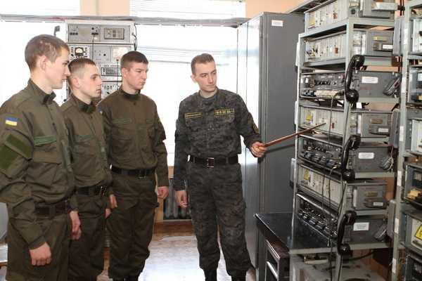 Курсанты НА НГУ продолжают стажировку в воинских частях
