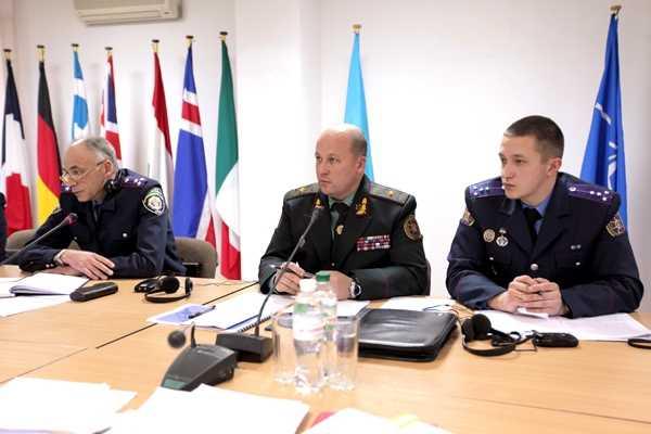 Офицеры Нацгвардии провели встречу с экспертами НАТО