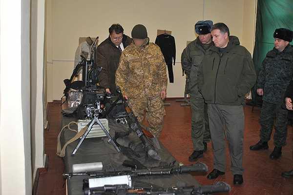 Министр МВД посетил части Нацгвардии, дислоцирующиеся в Харькове