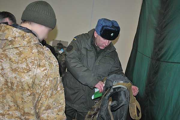 Министр МВД посетил части Нацгвардии, дислоцирующиеся в Харькове