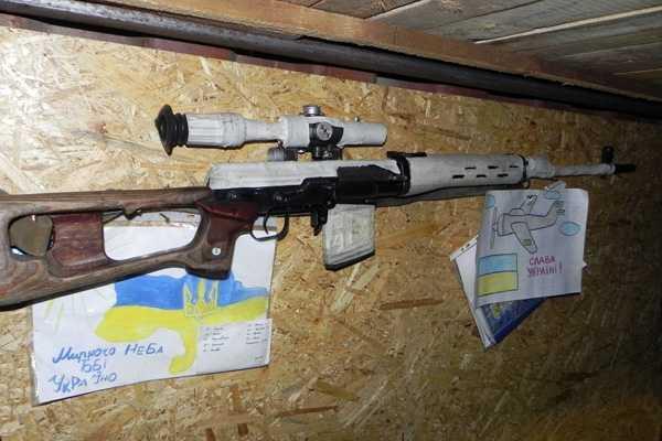 На передовой бойцам родной дом заменяют обустроенные собственными руками блиндажи На передовой бойцам родной дом заменяют обустроенные собственными руками блиндажи