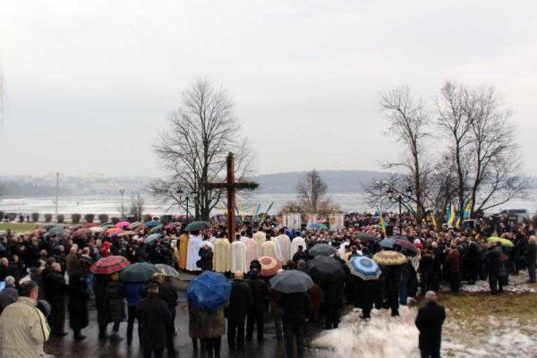 Жители Тернополя вышли на "Марш мира" Жители Тернополя вышли на "Марш мира"