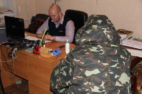 На Харьковщине задержаны торговцы оружием