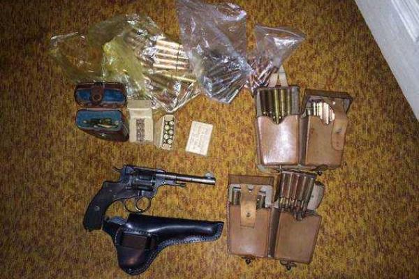 На Харьковщине задержаны торговцы оружием