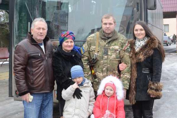На Тернопольщине встретили милиционеров, которые находились в опасной командировке в зоне АТО На Тернопольщине встретили милиционеров, которые находились в опасной командировке в зоне АТО